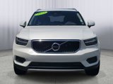Used 2022 Volvo XC40 T4 Momentum image 3