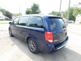 Used 2017 Dodge Grand Caravan SXT image 3