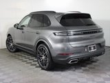 Used 2025 Porsche Cayenne image 3