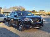 New 2025 Nissan Pathfinder SL image 2