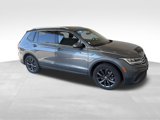 Used 2023 Volkswagen Tiguan SE image 2
