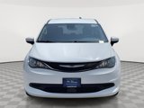 Used 2023 Chrysler Voyager LX image 4
