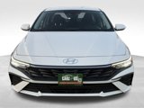 Used 2024 Hyundai Elantra SE image 2