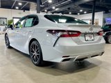 Used 2022 Toyota Camry SE image 3