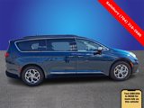 Used 2023 Chrysler Pacifica Limited image 4