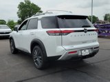 New 2025 Nissan Pathfinder SL image 3