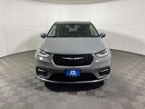 Used 2023 Chrysler Pacifica Touring-L image 3