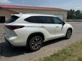 Used 2020 Toyota Highlander XLE image 4