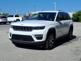 Used 2023 Jeep Grand Cherokee Limited image 2