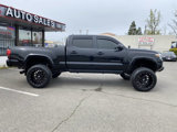 Used 2018 Toyota Tacoma TRD Sport image 2