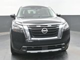 New 2025 Nissan Pathfinder Platinum image 2