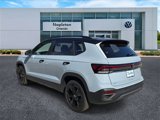 New 2025 Volkswagen Taos SE image 4