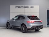 Certified 2024 Porsche Macan image 3