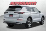 New 2025 Mitsubishi Outlander SE image 4