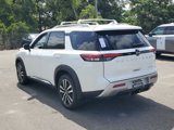 New 2025 Nissan Pathfinder Platinum image 3