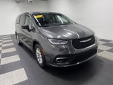 Used 2023 Chrysler Pacifica Touring-L image 5