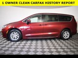 Used 2023 Chrysler Pacifica Touring-L image 4