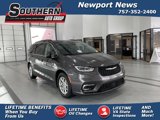 Used 2022 Chrysler Pacifica Touring-L image 1