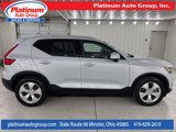 Used 2022 Volvo XC40 T5 Momentum image 6