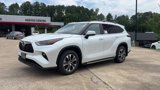 New 2025 Toyota Highlander XLE image 2