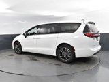 New 2026 Chrysler Pacifica Select image 5