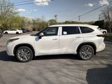 New 2025 Toyota Highlander Platinum image 6