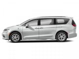 Used 2023 Chrysler Pacifica Touring-L image 5