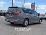 New 2025 Chrysler Pacifica Select image 4