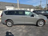 New 2024 Chrysler Pacifica Touring-L image 2