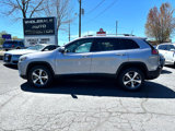 Used 2019 Jeep Cherokee Limited image 2