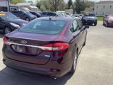 Used 2017 Ford Fusion SE w/ Fusion SE Technology Package image 3