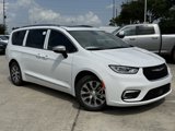 New 2025 Chrysler Pacifica Pinnacle image 2