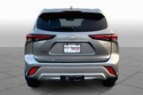 Used 2025 Toyota Highlander XLE image 4