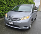 Used 2015 Toyota Sienna LE image 3