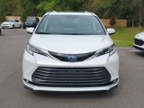 Used 2023 Toyota Sienna Limited image 2