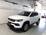 Used 2024 Jeep Compass Latitude image 2