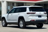 New 2025 Jeep Grand Cherokee L Laredo image 4