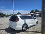 New 2025 Chrysler Pacifica Select image 5