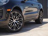 Certified 2025 Porsche Macan image 6