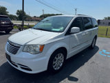 Used 2014 Chrysler Town & Country Touring image 3