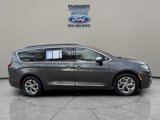 Used 2023 Chrysler Pacifica Limited image 4