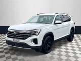 Used 2024 Volkswagen Atlas SE w/ Black Wheel Package image 2