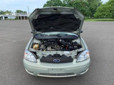 Used 2005 Ford Taurus SE image 2