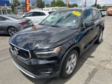 Used 2022 Volvo XC40 T5 Momentum image 3