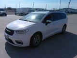 Used 2023 Chrysler Pacifica Limited image 4