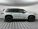 Certified 2025 Toyota Sequoia Platinum image 4