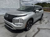 Used 2024 Mitsubishi Outlander SE image 3