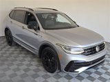 Certified 2022 Volkswagen Tiguan SE R-Line image 2