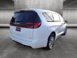 New 2025 Chrysler Pacifica Select image 5