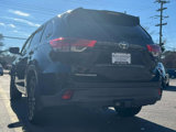 Used 2017 Toyota Highlander AWD V6 image 5